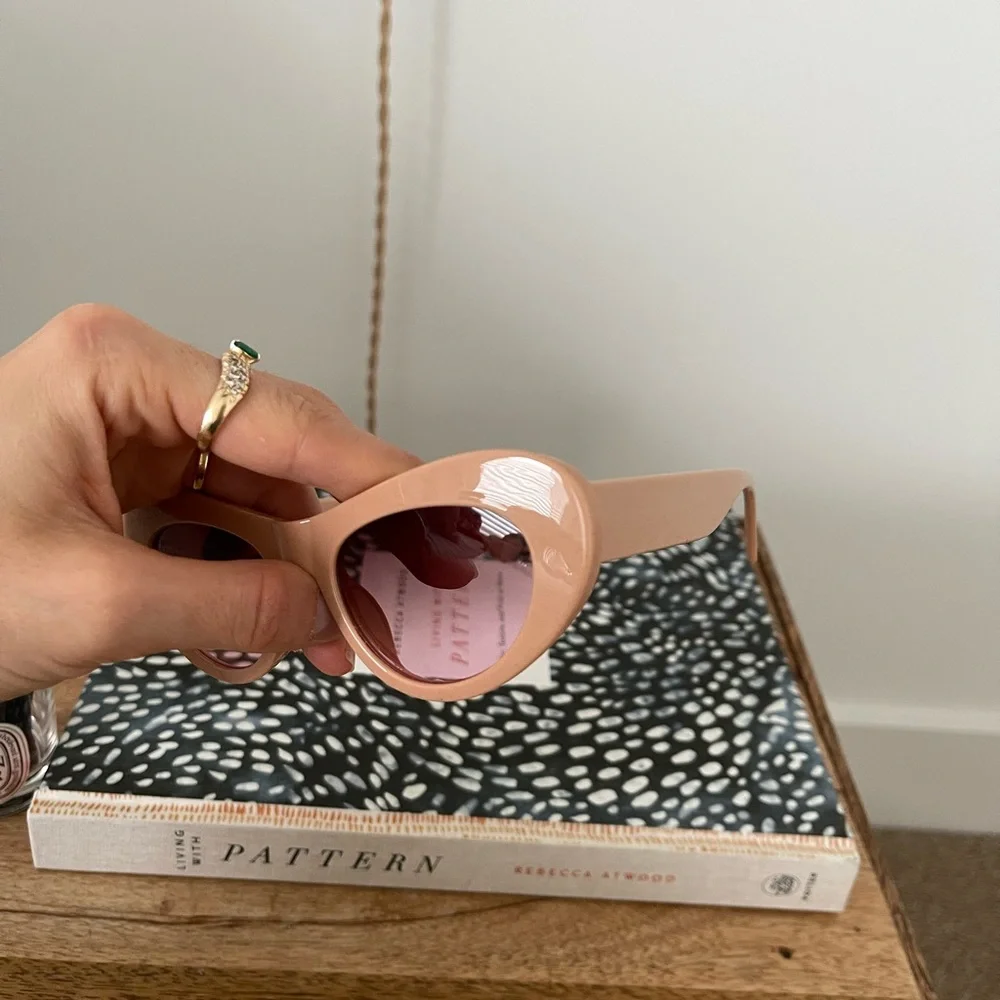 Pink oval sunglasses - Picture 6 of 6